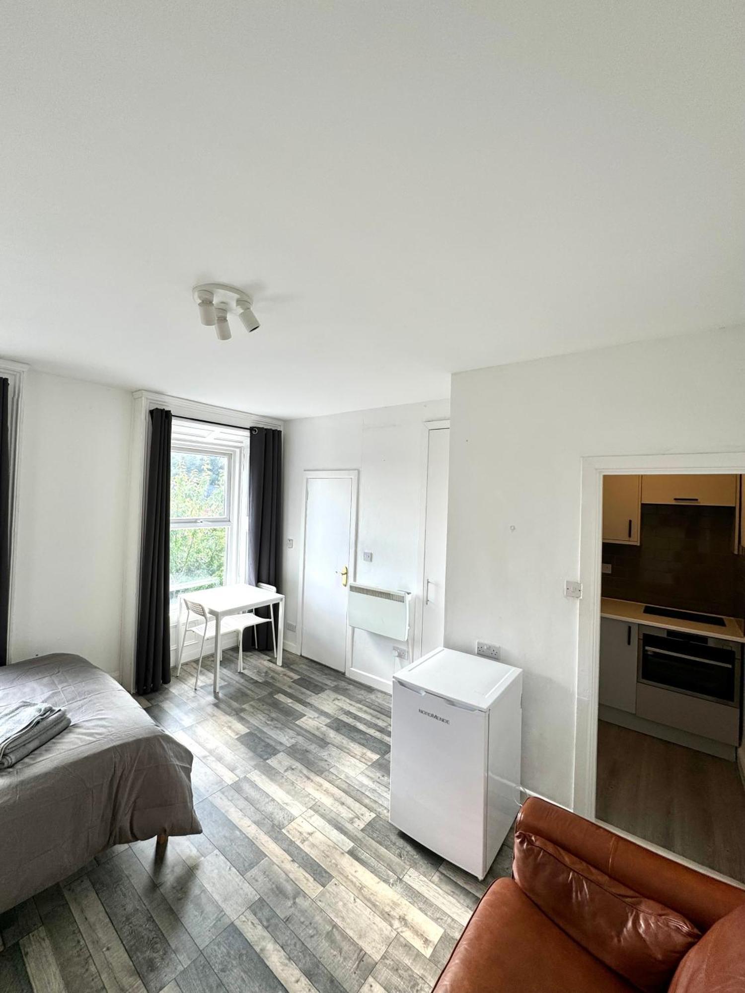 4 Heystesbury Apartment *